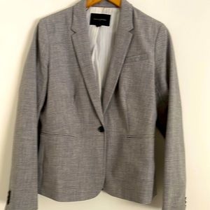Banana Republic grey pant suit. Jacket size 8, pant size 10.